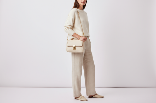 Crossbody Bags: The Perfect Blend of Comfort, Fashion & Function