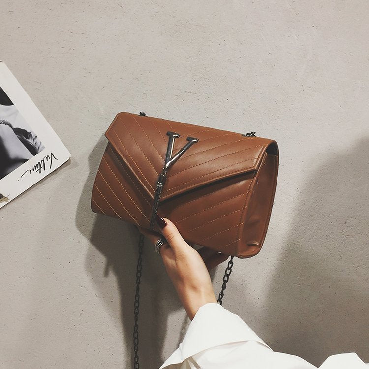 Korean version of the trendy messenger bag