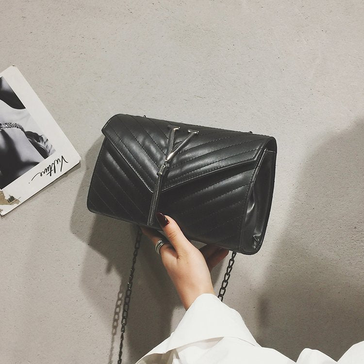 Korean version of the trendy messenger bag