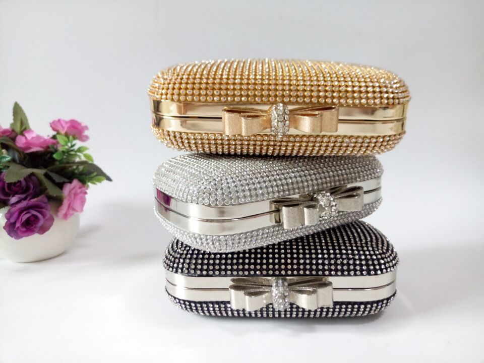 Diamond Chain Banquet Clutch