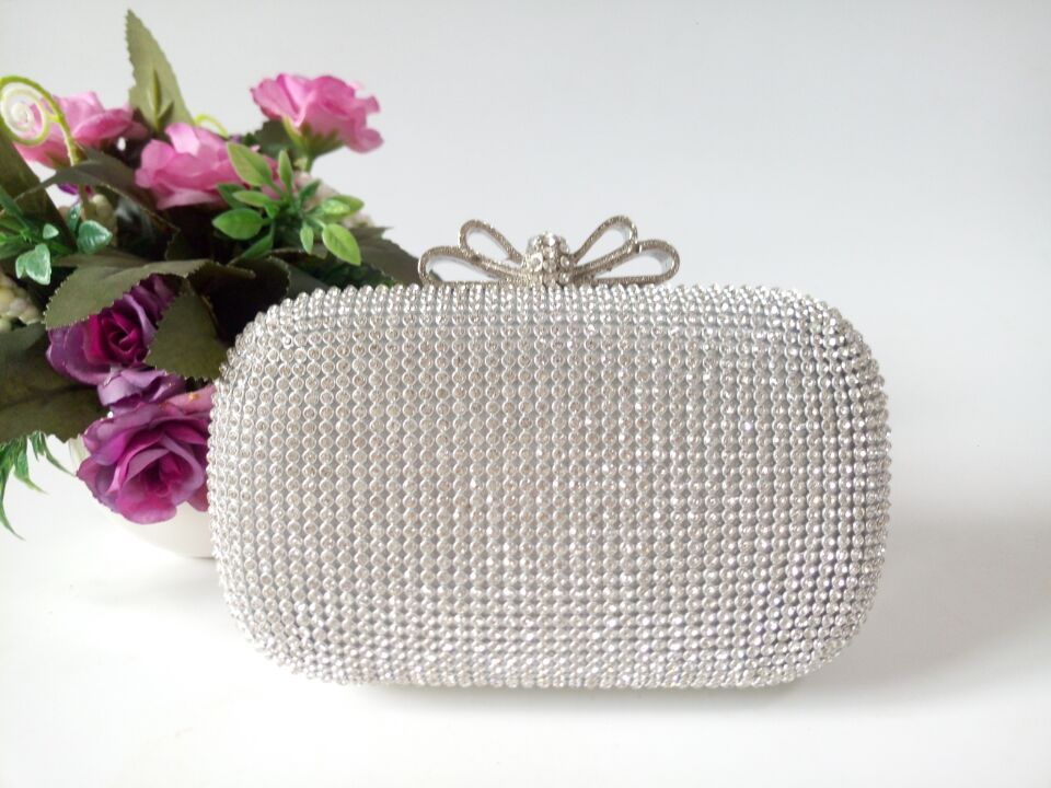 Diamond Chain Banquet Clutch